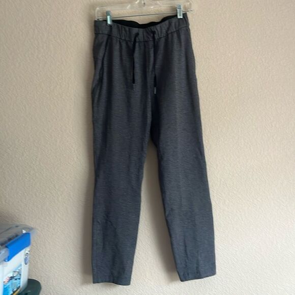 Lululemon On The Fly Pant 28" Inseam Cropped Heathered Black W6 - Picture 3 of 6